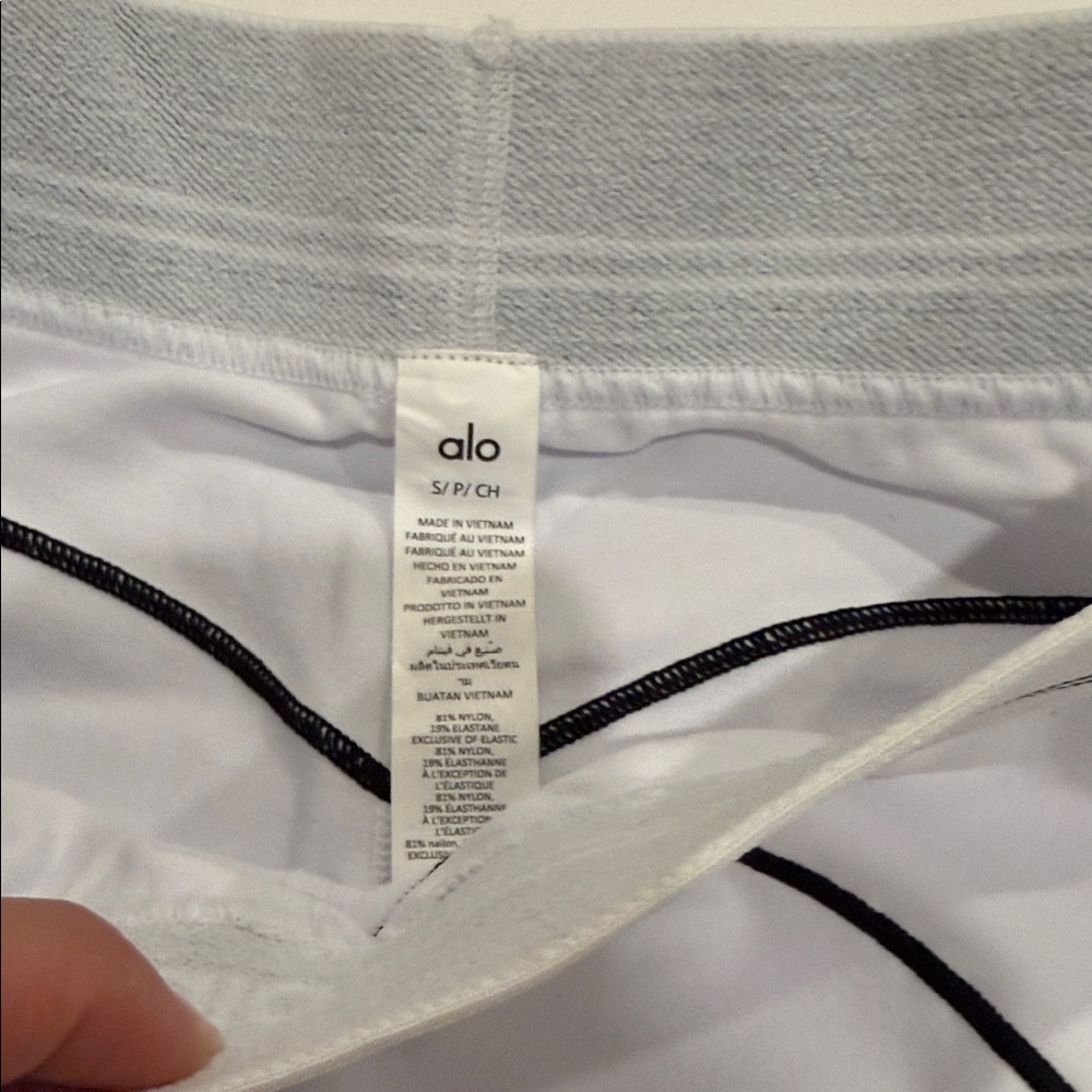 ALO Yoga White Leggings with Black Piping - Picture 6 of 8